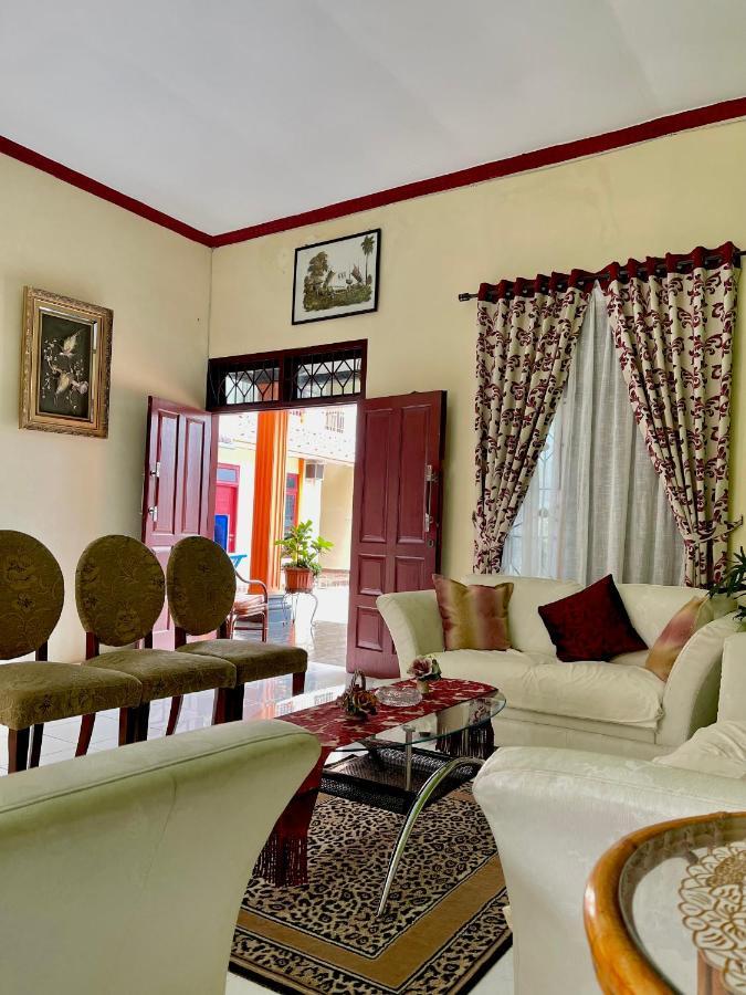 Sapo Karo Rest House Berastagi Kültér fotó
